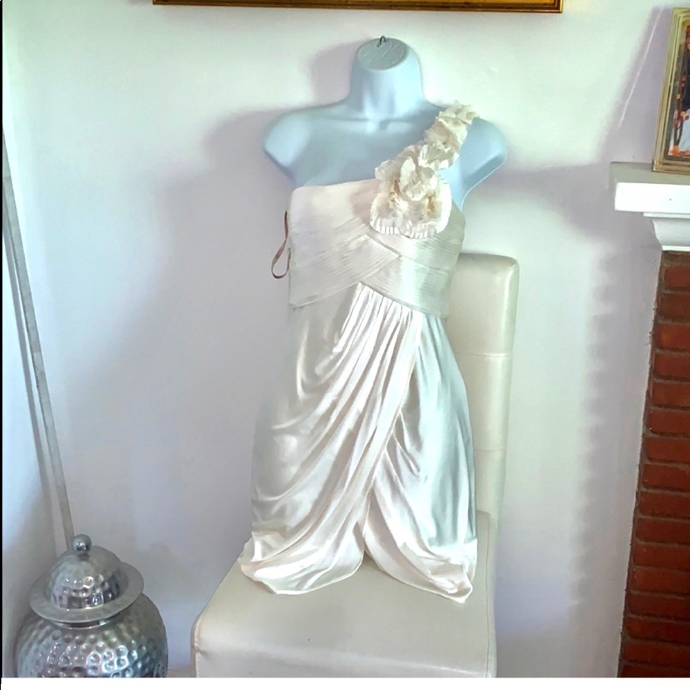 BCBGMAXZRIA White one shoulder dress with rose
